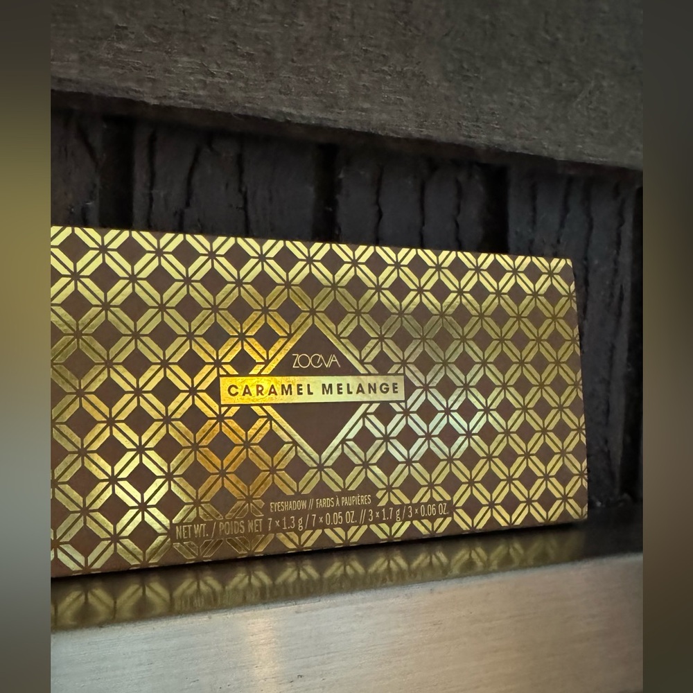 Zoeva Eye Shadow Palette NWT